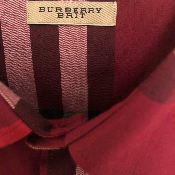 BURBERRY BUTTON DOWN GENTLY USED SIZE :S